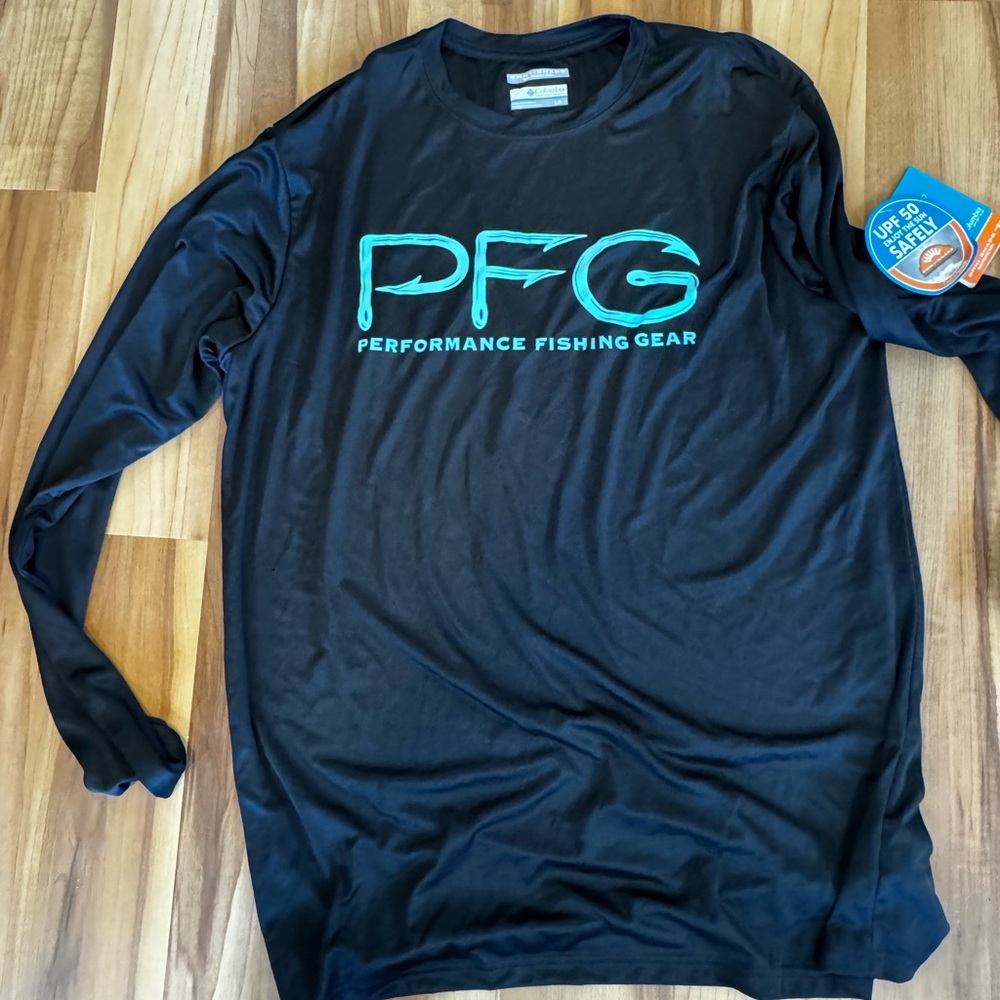 Men’s NWT dry fit PFG by Columbia long sleeved tee
